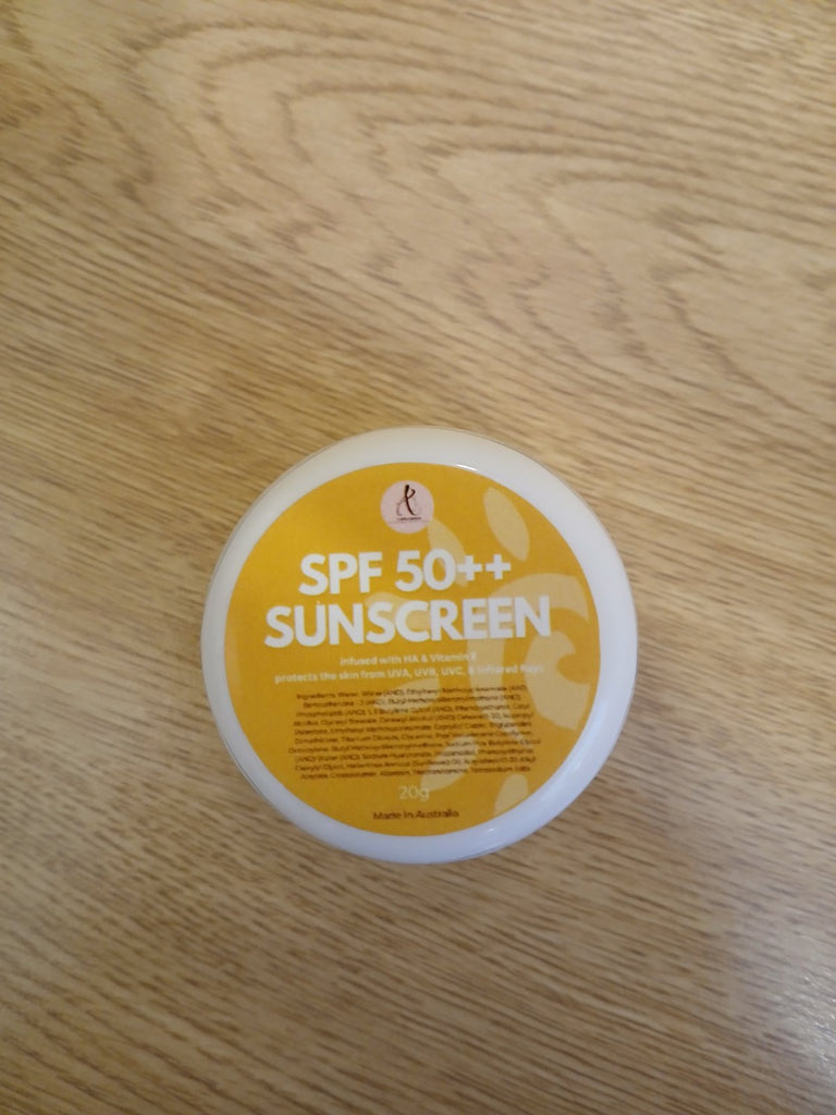 SPF 50++ Sunscreen (20g) Adraneda Dermatology & Cosmetic Surgery Clinic